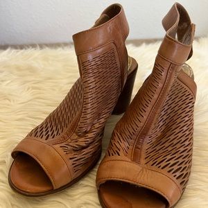 🎁3 for $30🎁 Vince Camuto Wedge